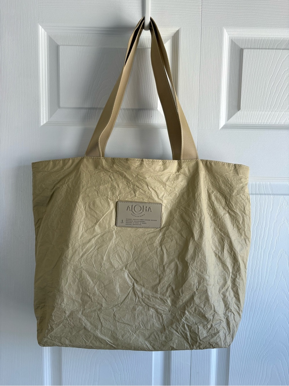 Aloha Collection Day Tripper Water Resistant Tyvek® Tote Beige Bag Travel Gym
